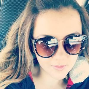 Meet your Posher, Beatriz